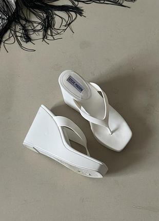 Вьетнамки на высокой платформе steve madden