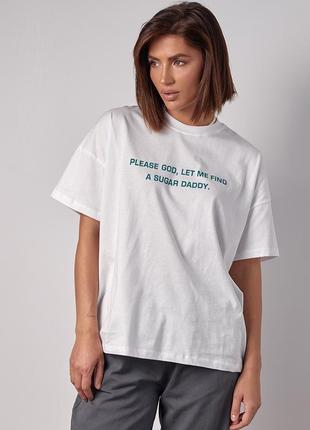 Жіноча футболка oversize з написом.