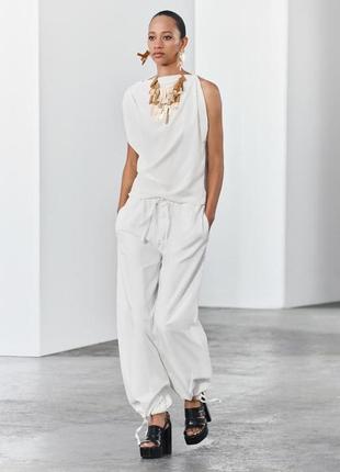 Асимметричный топ с домотканым эффектом