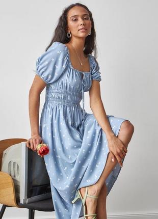 Сукня блакитна в білі квіти