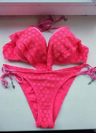 Яркий раздельный купальник