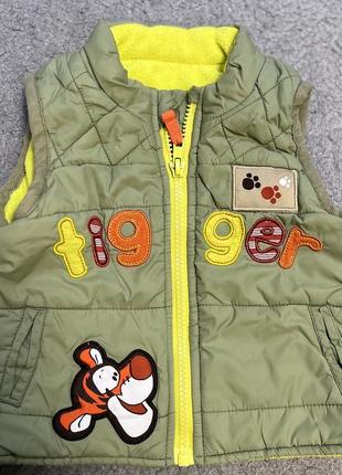 Дитяча жилетка на хлопчика