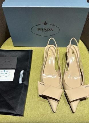 Prada /туфлі
