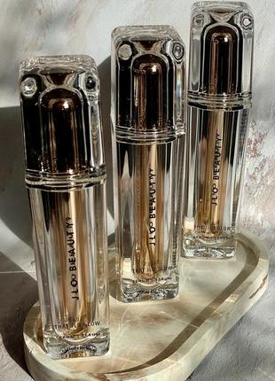 Освітлююча та зміцнююча сироватка з пептидами та ніацинамідом jlo beauty glow serum 30мл.