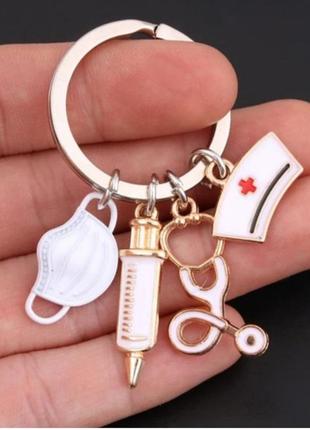 Медицинский брелок для врачей