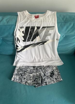 Nike костюм, s.
