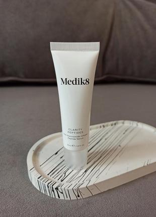 Medik8 clarity peptides 30ml пептидна сироватка з 10% ніацинаміду