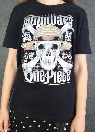 Футболка бавовняна чорна розміру m з малюнком черепа в капелюсі з аніме one piece унісекс