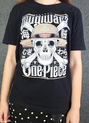 Футболка бавовняна чорна розміру s з малюнком черепа в капелюсі з аніме one piece унісекс