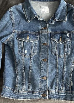Джинсова куртка bershka