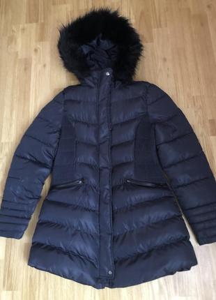 Зимняя синтепоновая куртка темно синего цвета.