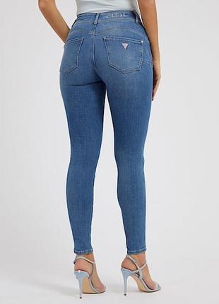Новые джинсы скинни с логотипом из страз swarovski guess 27