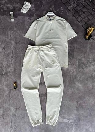 Мужской спортивный костюм летний nike футболка + штаны молочный комплект найк на лето (b)