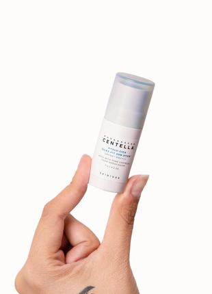 Мини версия! skin1004 madagascar centella hyalu-cica silky-fit sun stick – солнцезащитный сток spf50+ pa++++ мини версия 7 грамм