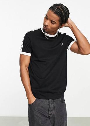 Мужская футболка fred perry черная с белыми лампасами фред перри (b)