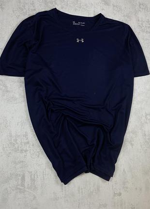 Темно-синяя футболка under armour: комфорт и стиль для спорта4 фото