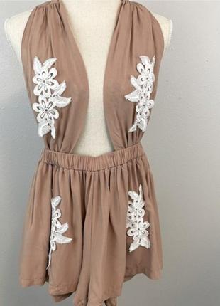 Ромпер комбінезон з вишивкою з мереживом