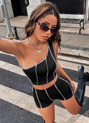 Актуальный кроп-топ/топ/майка на одно плечо с контрастными швами shein, на р. s 💔