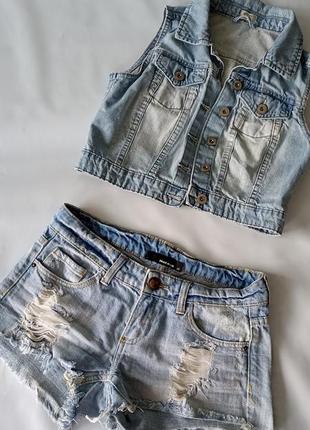 Короткие джинсовые шорты рваные р.367 фото