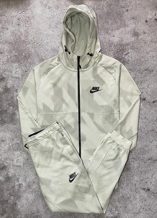 Спортивный костюм nike
