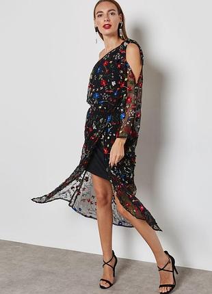 Шикарна вишита квітами сукня сітка на одне плече mango.