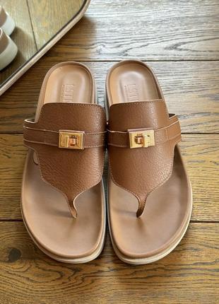 Шлепки кожаные босоножки l’estrosa в стиле hermes