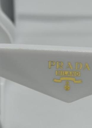 Очки в стиле prada женские солнцезащитные линзы черные в белой оправе5 фото