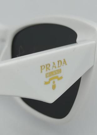 Очки в стиле prada женские солнцезащитные линзы черные в белой оправе8 фото