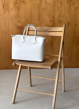 Шкіряна сумка білого кольору