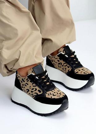 Якісні круті кросівки жіночі, високі снікерси, еко шкіра + замша, новинка літа з принтом