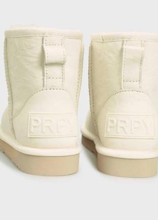 Жіночі білі шкіряні уггі prpy