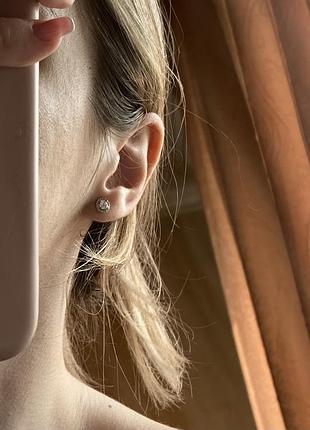 Серьги-пусеты с цирконием в позолоте