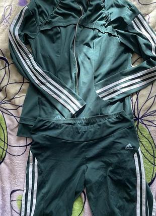 Спортивный костюм