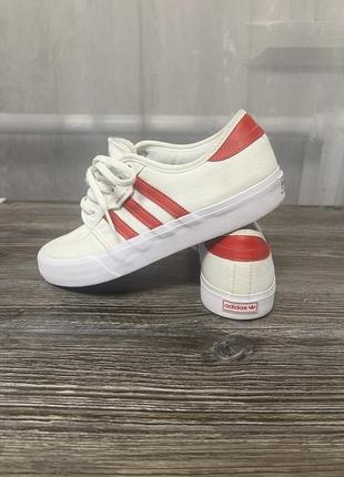 Кроссовки define yeezy and real money for sale by owner