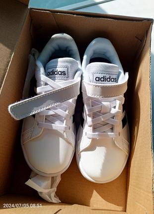 Детские кроссовки adidas
