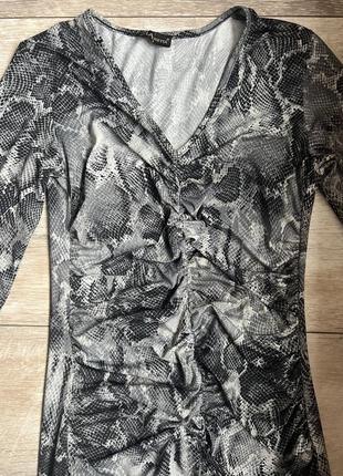 Стильное трендовое платье змеиный принт.2 фото