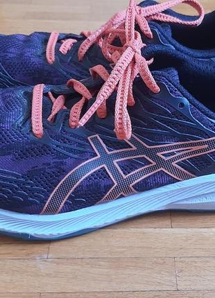 Бігові кросівки asics 39,5р стелька 25см