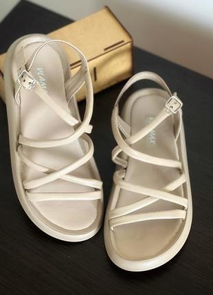 Босоніжки, які забезпечуть вам комфорт.💫 дуже легкі та зручні. зовсім не відчуваються на ніжці.💛