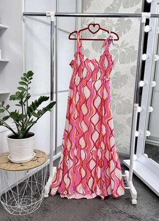 Красивое платье на бретелях, р. 20