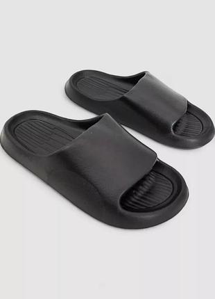 Резиновые шлепанцы мужские черные
