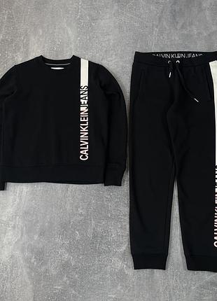 Оригинальный женский костюм calvin klein