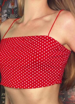 Топ prettylittlething топік в горошок червоний білий з тонкими бретелями