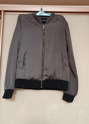 Хаких бомбер с дефектом