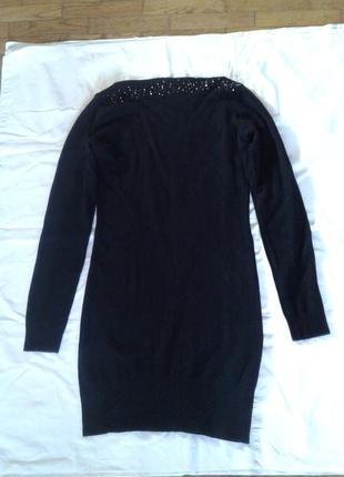 Черное трикотажное платье с бусинами на горловине louise orop4 фото