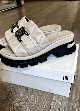 Шкіряні бежеві шльопки guero турція тракторна підошва