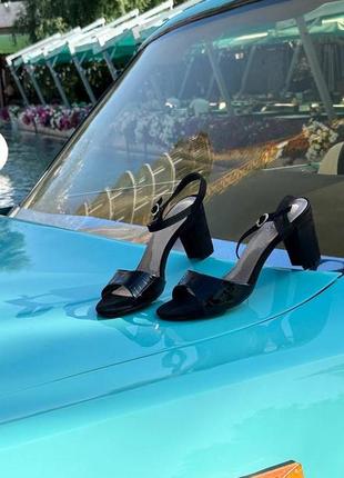 Босоножки женские