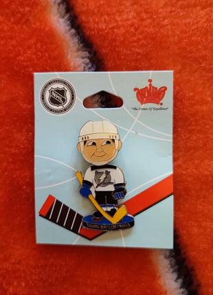 🏒🥅 оригінал. вінтажний металевий подвійний пін bobbing head від aminco usa x nhl tampa bay lightning на дві закрутк