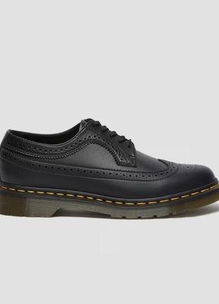 Кожаные черные туфли броги dr. martens 3989 brogue shoes лоферы dr. martens4 фото