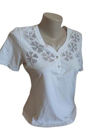 Белая футболка