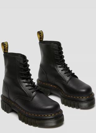 Чорні шкіряні масивні черевики dr. martens audrick nappa на платформі на товстій підошві
